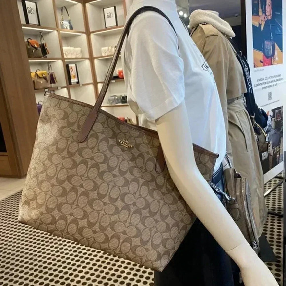 CITY TOTE IN SIGNATURE CANVAS (COACH 5696) - Picture 9 of 9